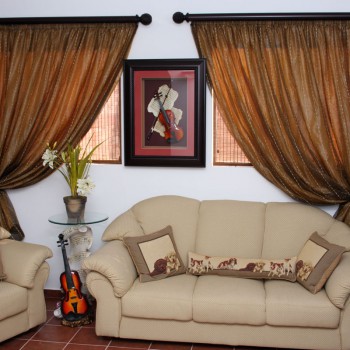 006 Sheer Curtains with ½ Round Pelmet Pole