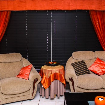017 (2) Curtains with covered Pelmet & Eco-Wood 50mm Blinds